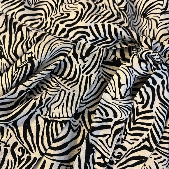 Club Monaco Japera Dress size 6 black and white - Picture 3 of 6